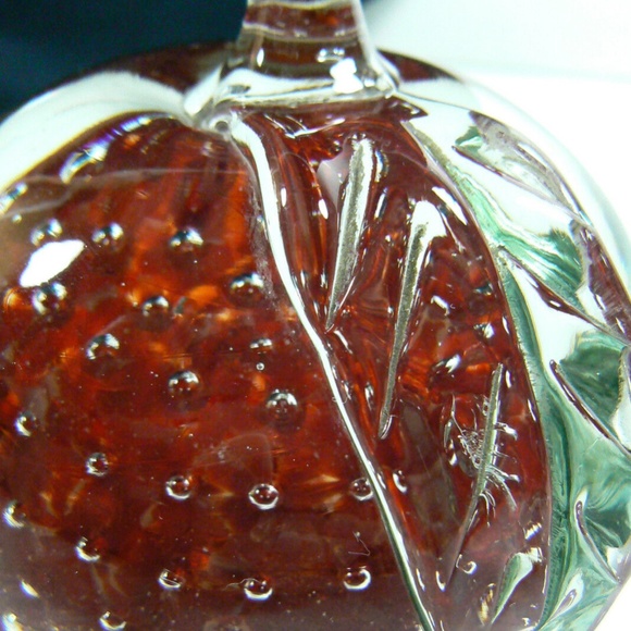 Vintage Clear & Red Controlled Bubbles APPLE with Leaf Art Glass Paperweight - Picture 9 of 9